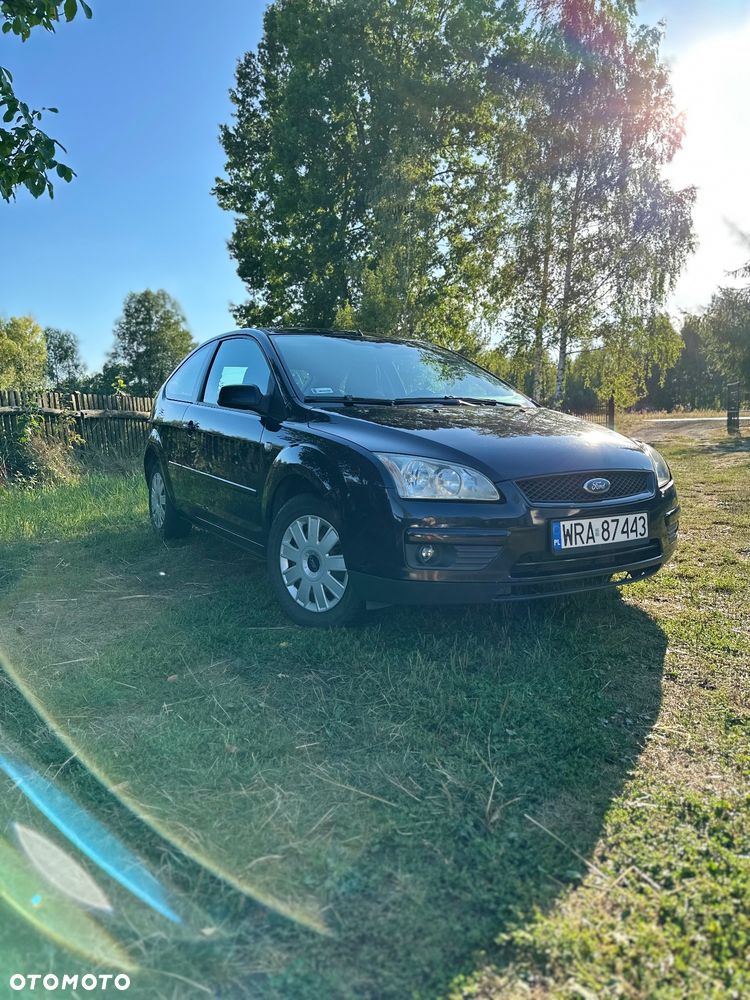 Ford Focus 1.6 Ambiente - 4