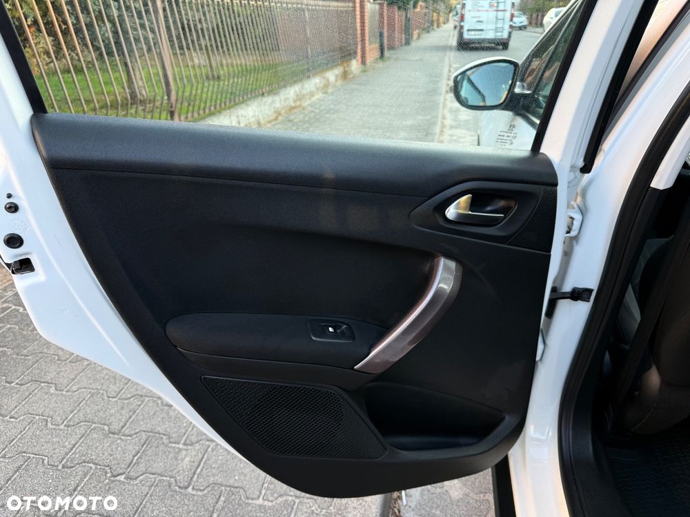 Peugeot 2008 PureTech 82 Allure - 11