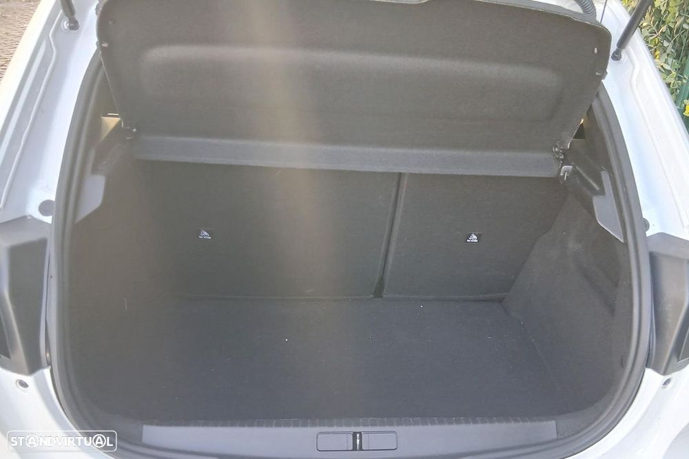 Peugeot 208 1.2 PureTech Active - 12