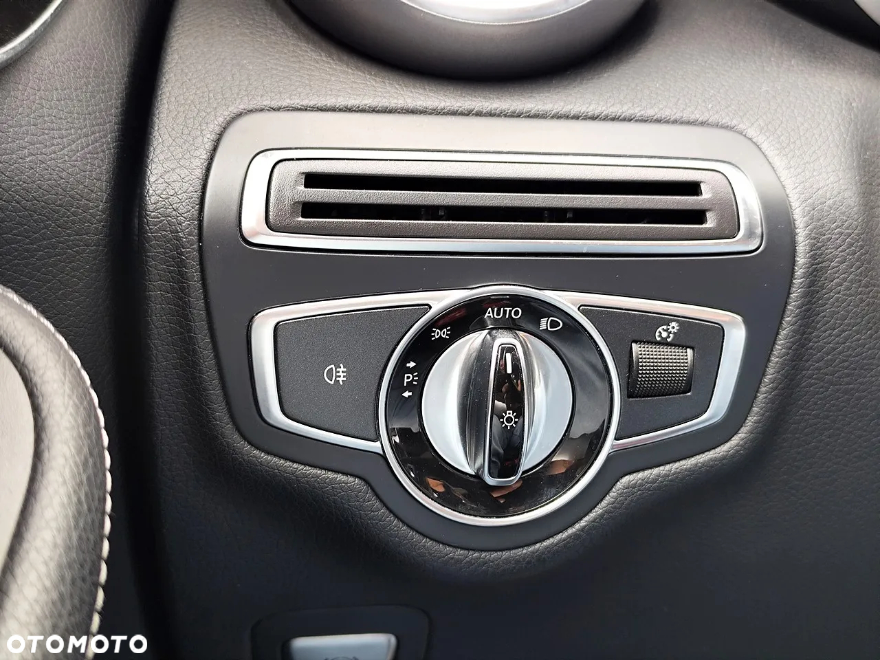 Mercedes-Benz Klasa C 200 4-Matic 7G-TRONIC - 23