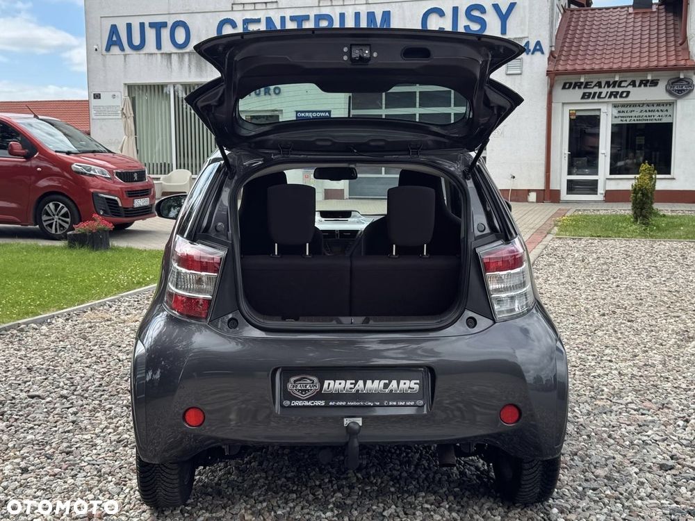 Toyota iQ - 31