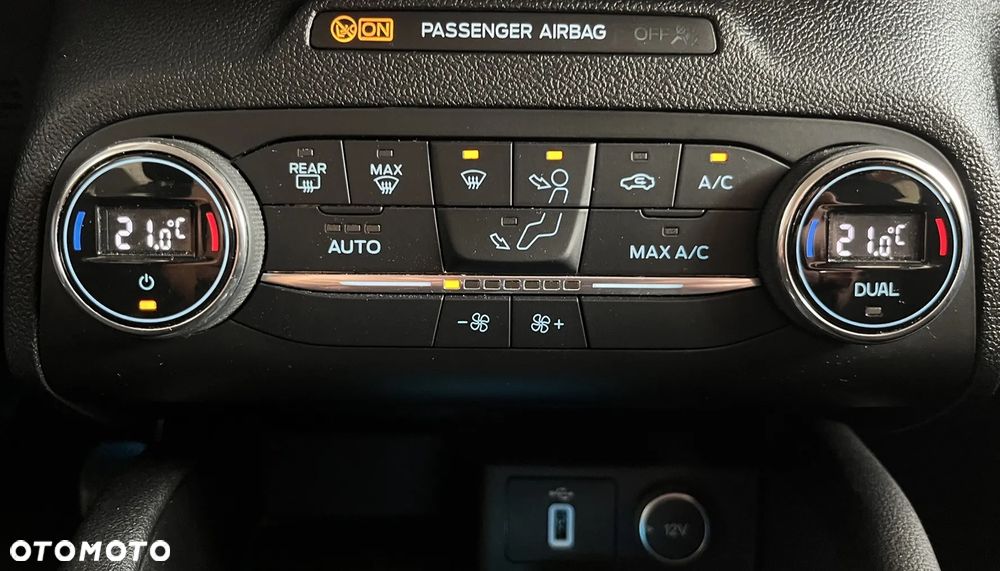 Ford Focus 1.0 EcoBoost Start-Stopp-System TITANIUM DESIGN - 16