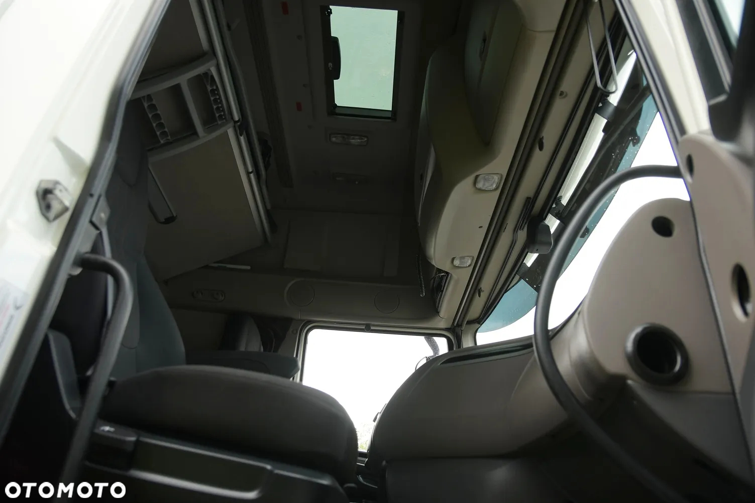 DAF XF 450///* SUPER SPACE CAB///* ///2018///* 18000KG//* /RETARDER///* 7.70///* WAGA///* FIRANKA///* XENON///* DACH PODNOSZONY//* /DUŻE ZBIORNIKI///* STAN BARDZO DOBRY - 29