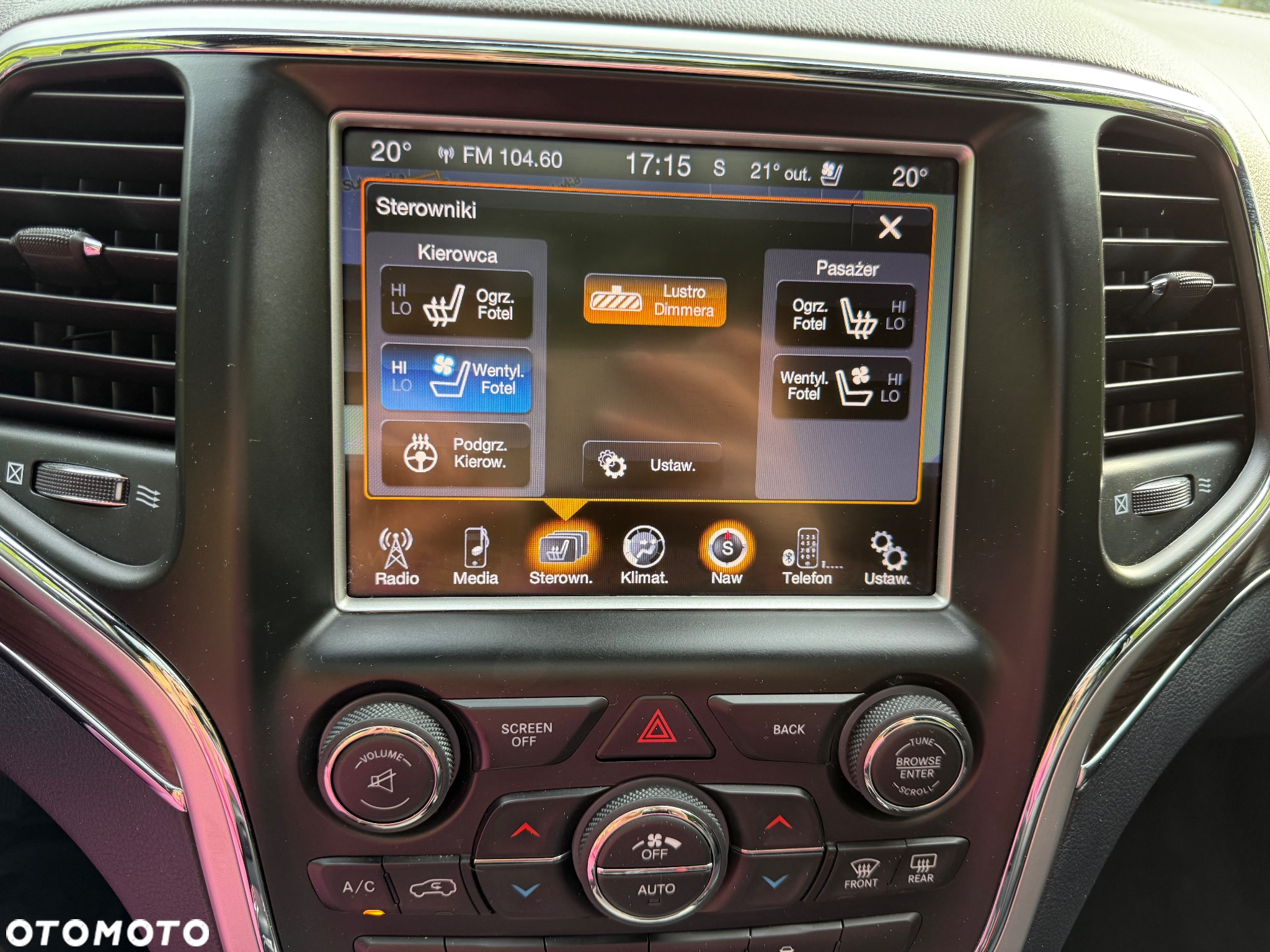 Jeep Grand Cherokee - 25