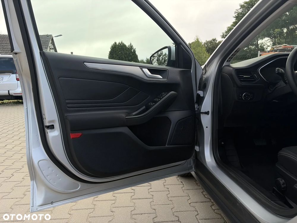 Ford Focus 1.0 EcoBoost mHEV Titanium Design - 15