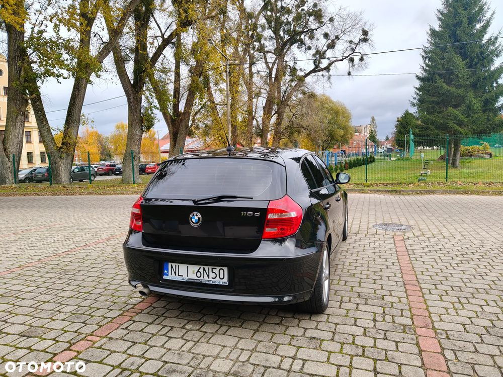 BMW Seria 1 118d Sport Line - 30