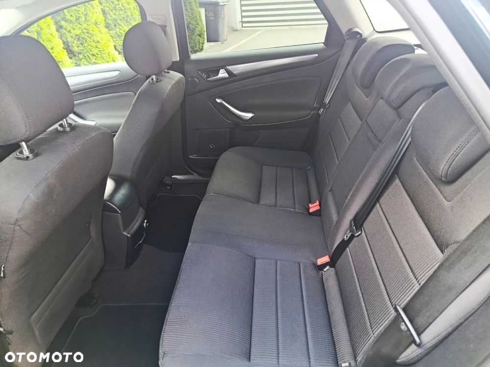 Ford Mondeo 2.0 TDCi Titanium - 24