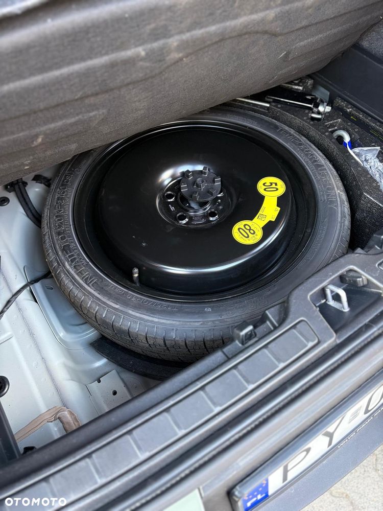 Volvo XC 40 B3 Plus Dark - 8