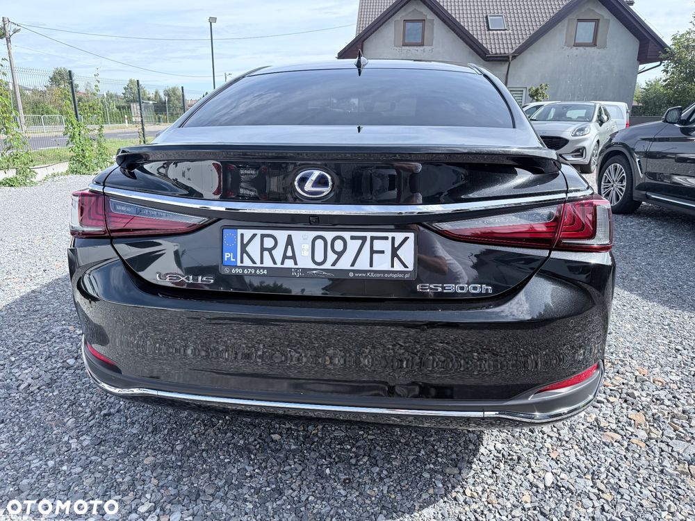 Lexus ES 2021