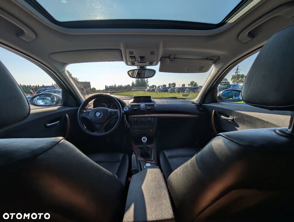 BMW Seria 1 120i - 22