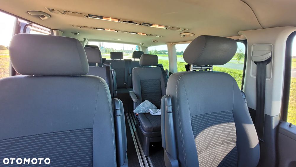 Volkswagen Multivan - 12