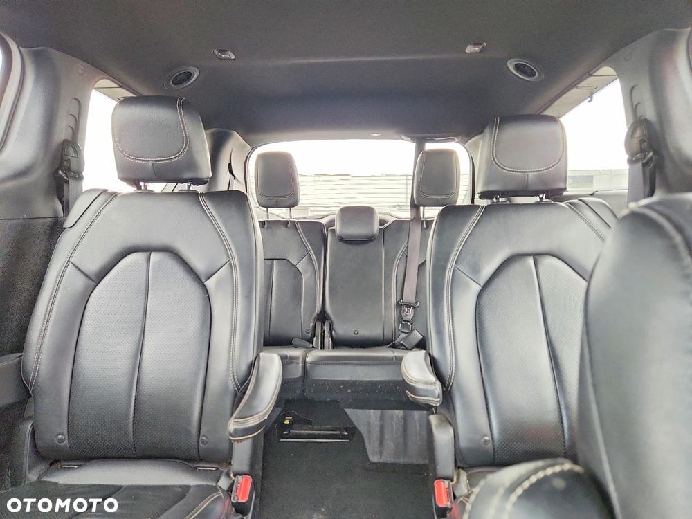 Chrysler Pacifica - 9