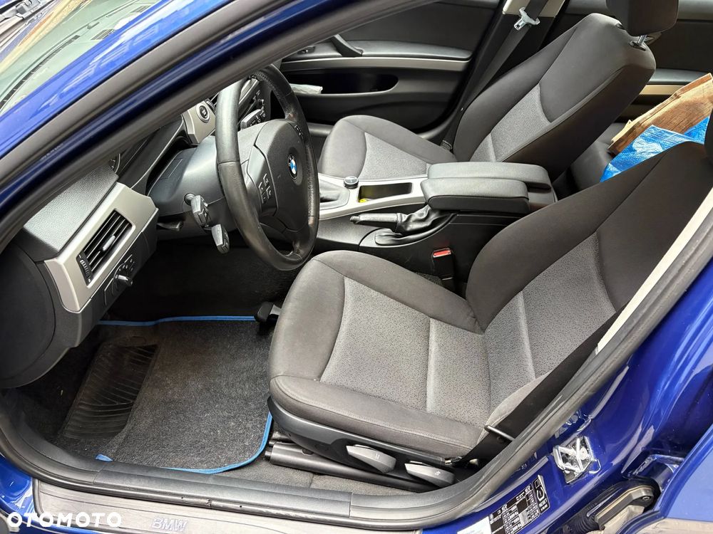 BMW Seria 3 320i - 12