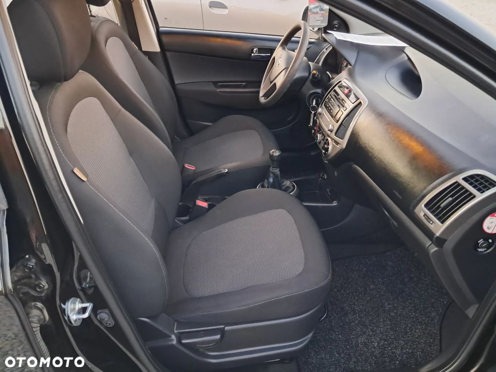 Hyundai i20 1.2 Intro Edition - 11