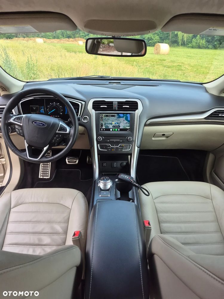 Ford Fusion - 14