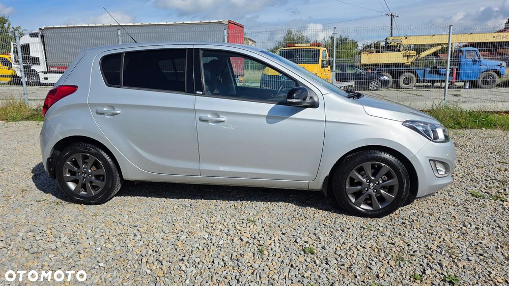 Hyundai i20 1.2 Fifa World Cup Edition - 8