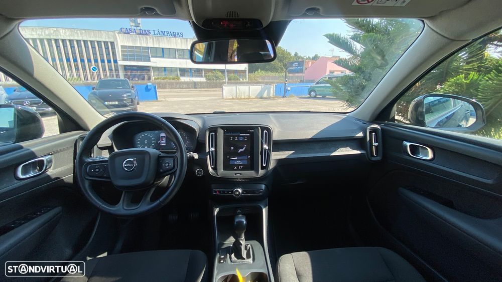 Volvo XC 40 1.5 T2 Momentum Plus - 26