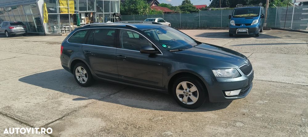Skoda Octavia 1.6 TDI Ambiente - 2