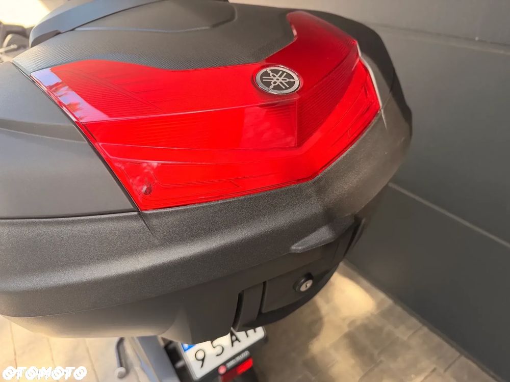 Yamaha Tmax - 10