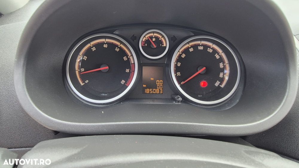 Opel Corsa 1.4 16V Innovation - 16