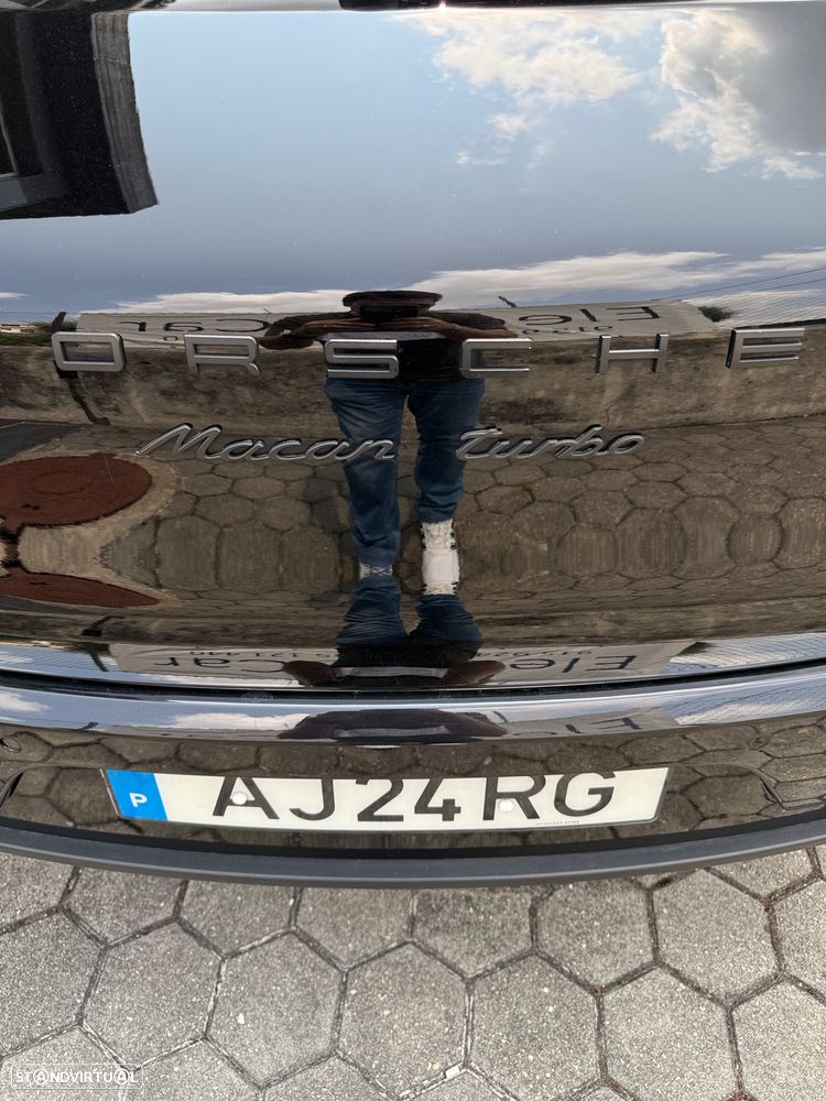 Porsche Macan Turbo - 16