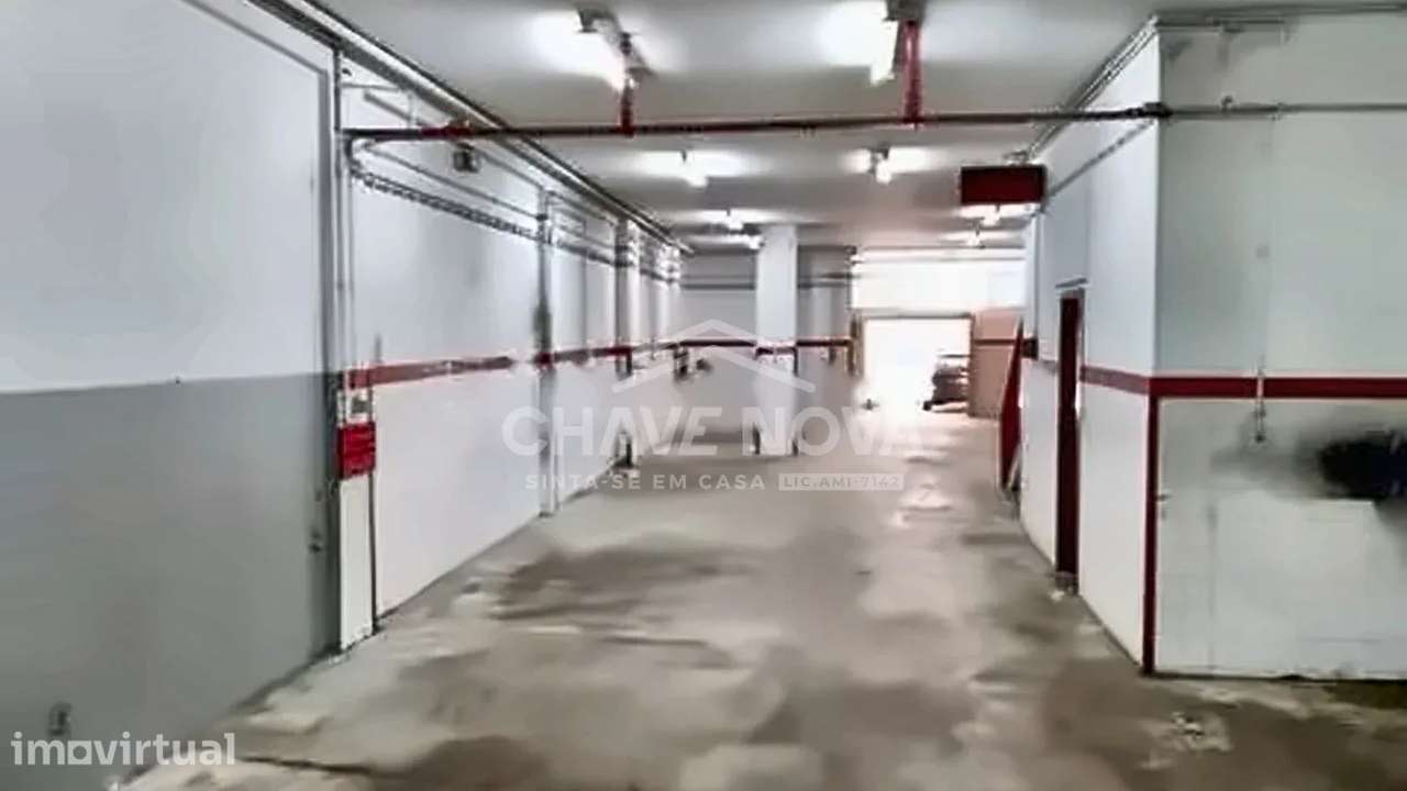 Armazém / Espaço Comercial c/ Terraço no Bonfim (Porto) - Grande imagem: 4/5