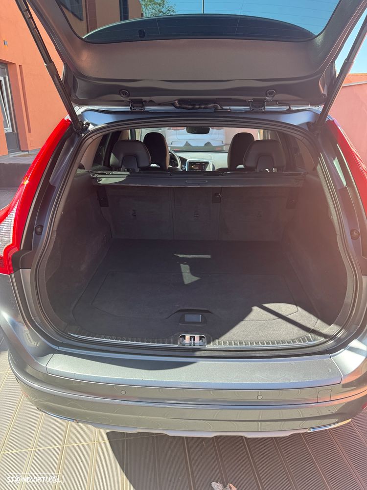 Volvo XC 60 2.0 D4 Momentum - 16