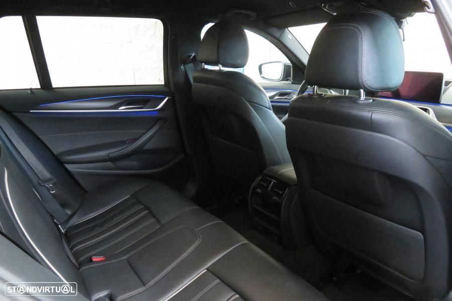 BMW 520 d Pack Desportivo M Auto - 27