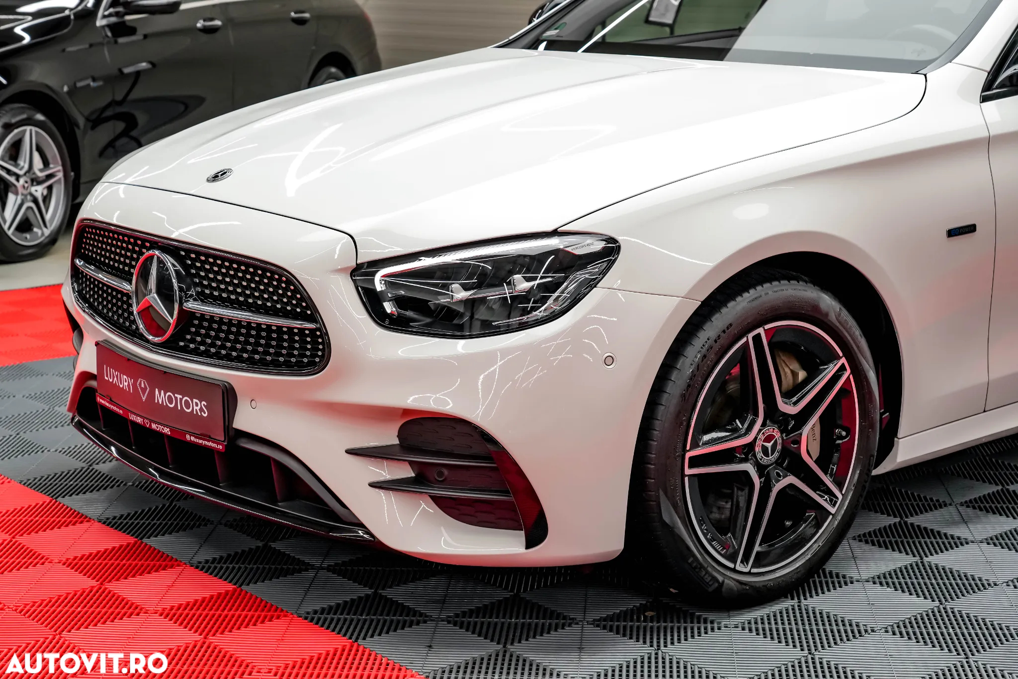 Mercedes-Benz E 300 de 9G-TRONIC AMG Line - 19