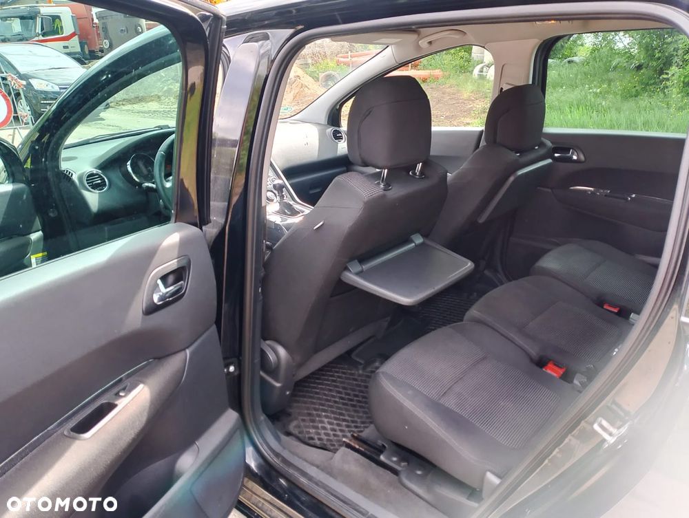 Peugeot 5008 - 8