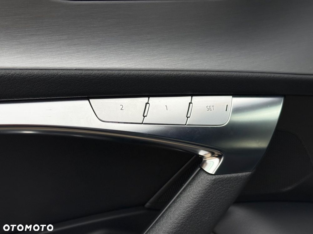 Audi A6 Avant 40 TDI quattro S tronic S line - 12