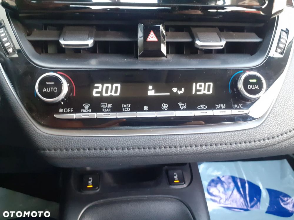Toyota Corolla - 21