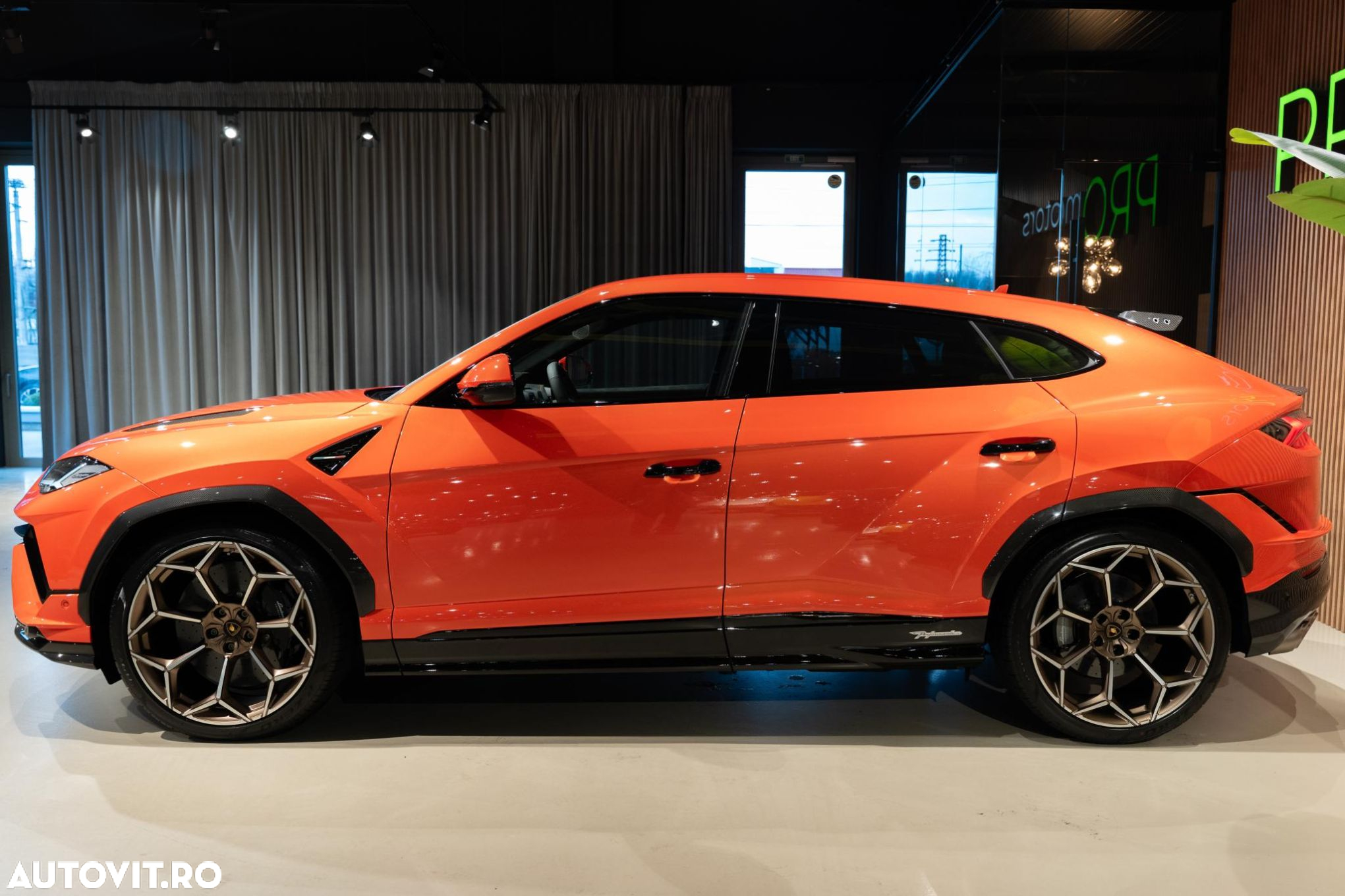 Lamborghini URUS - 8