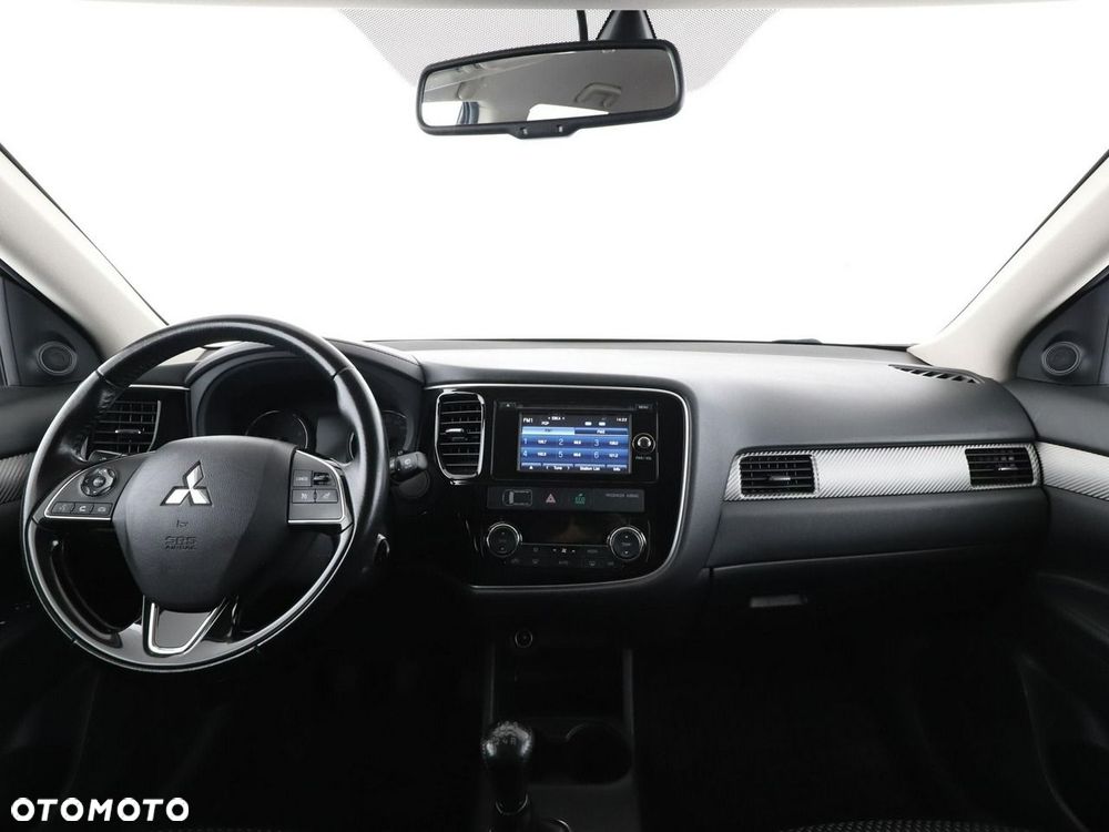 Mitsubishi Outlander 2.0 2WD SUV-Star - 16
