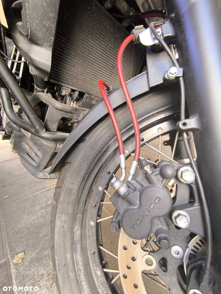 Suzuki V-STROM - 12