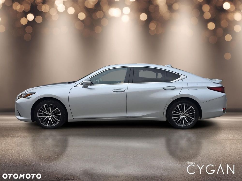 Lexus ES 300h Business Edition - 4