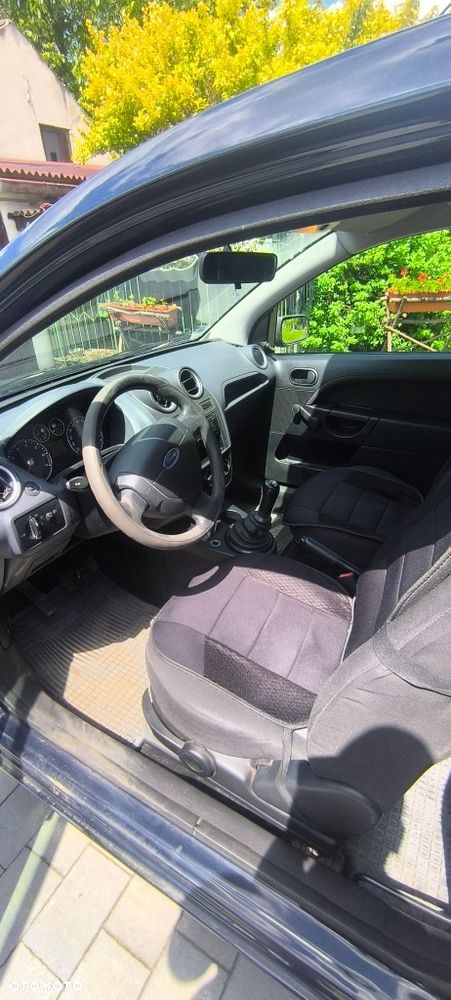 Ford Fiesta - 5