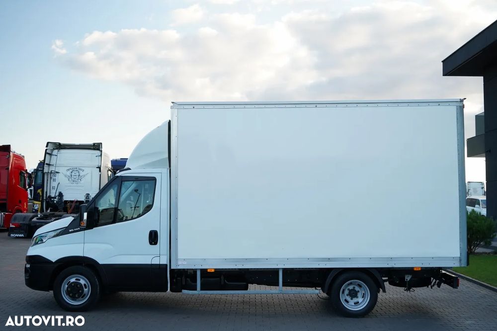 Iveco DAILY 35-140 / CONTAINER / DUBLU / MANUAL / ROLURI / MASĂ NETĂ: 3500 KG / 2017 - 6