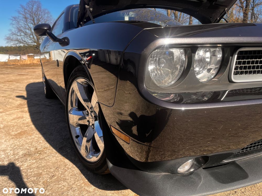 Dodge Challenger - 9