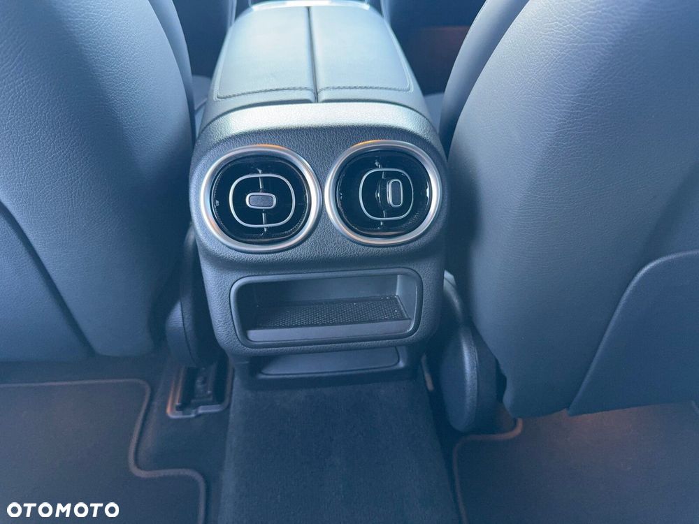 Mercedes-Benz GLC - 21