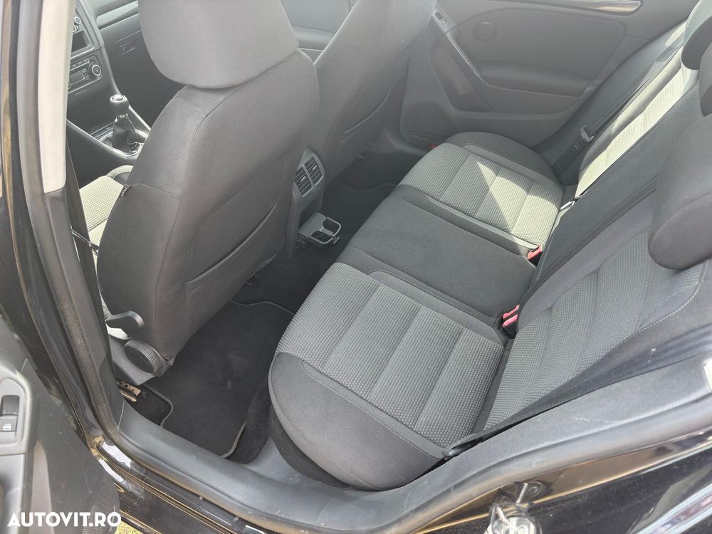 Volkswagen Golf - 8
