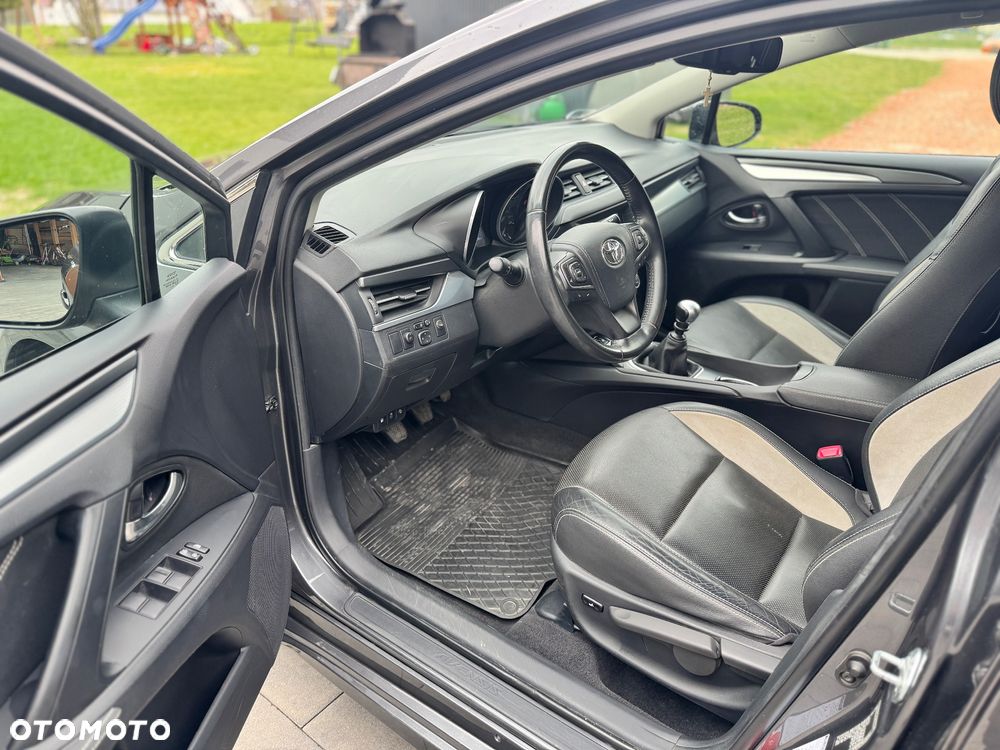 Toyota Avensis 1.8 Premium - 6
