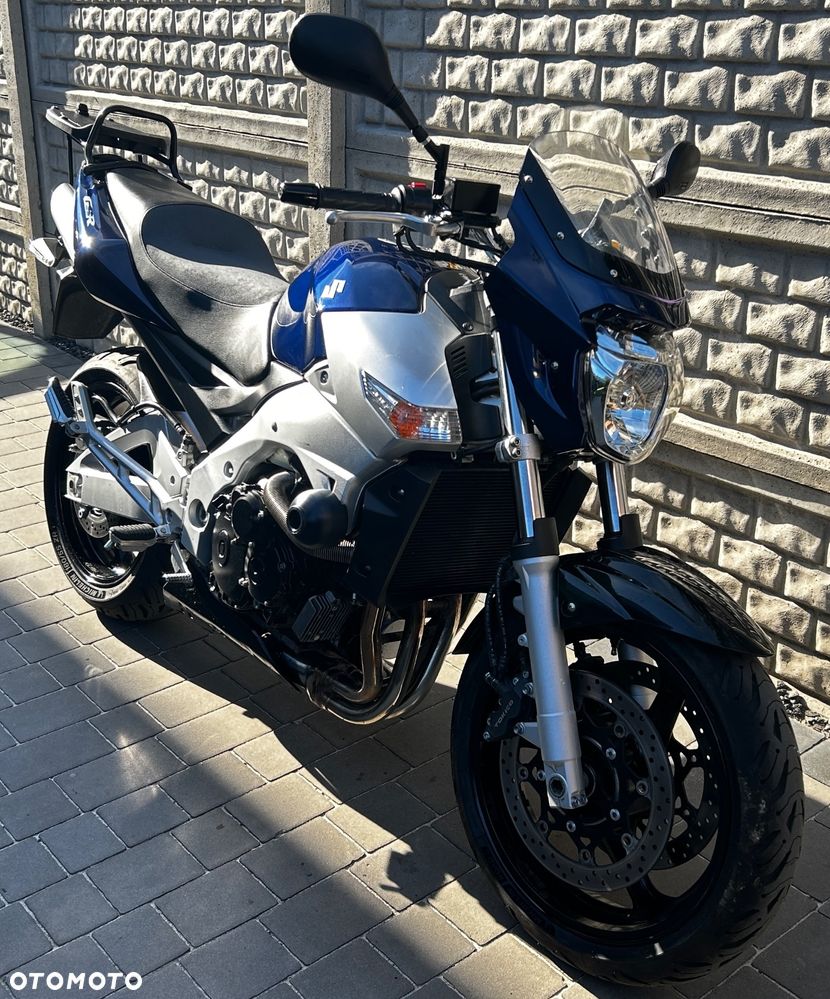 Suzuki GSR - 1