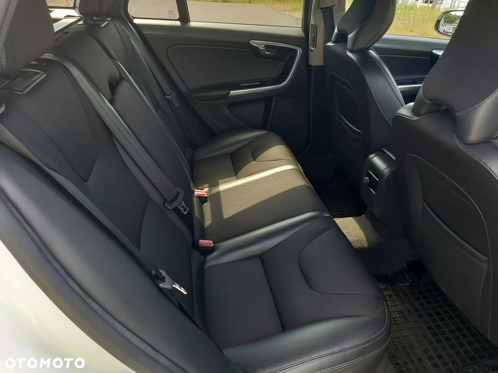 Volvo V60 Cross Country T5 AWD Momentum - 20