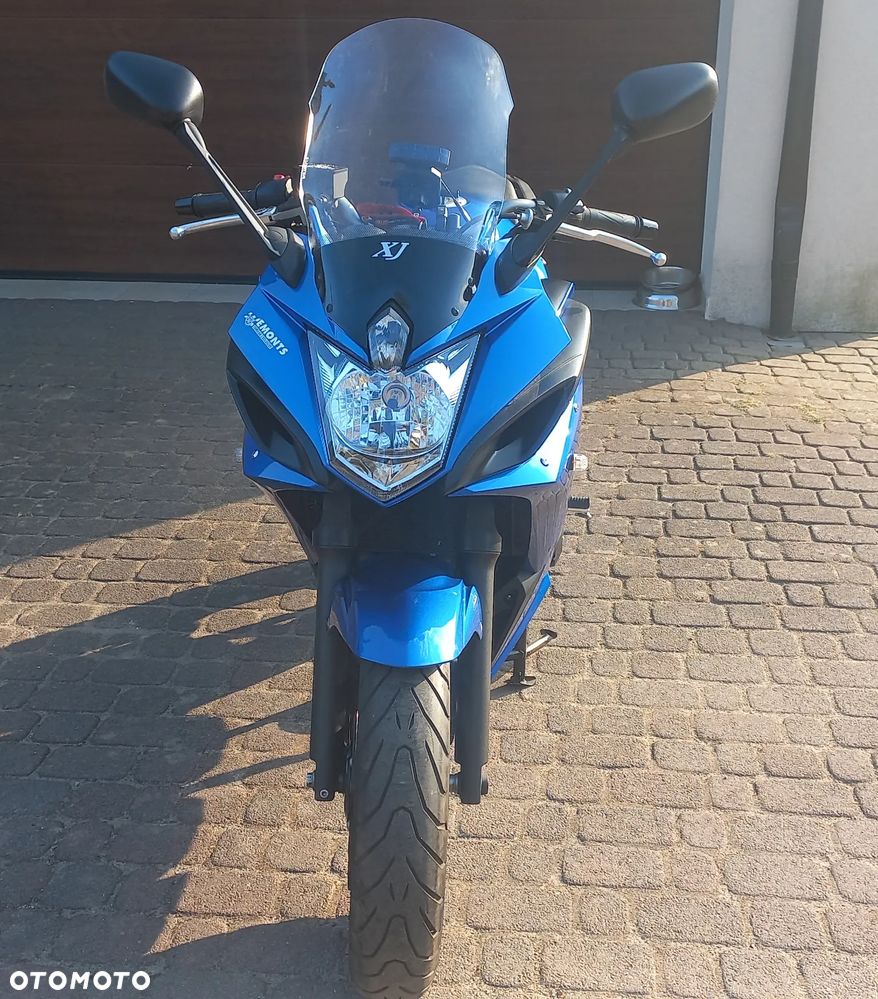 Yamaha XJ - 4