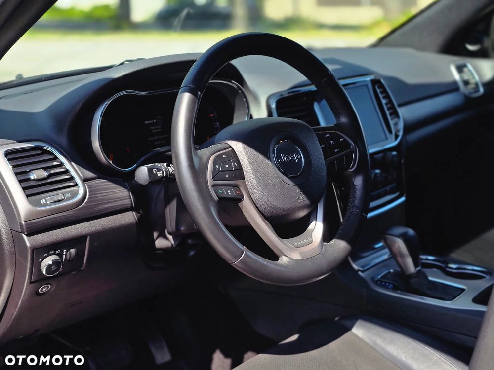 Jeep Grand Cherokee - 8