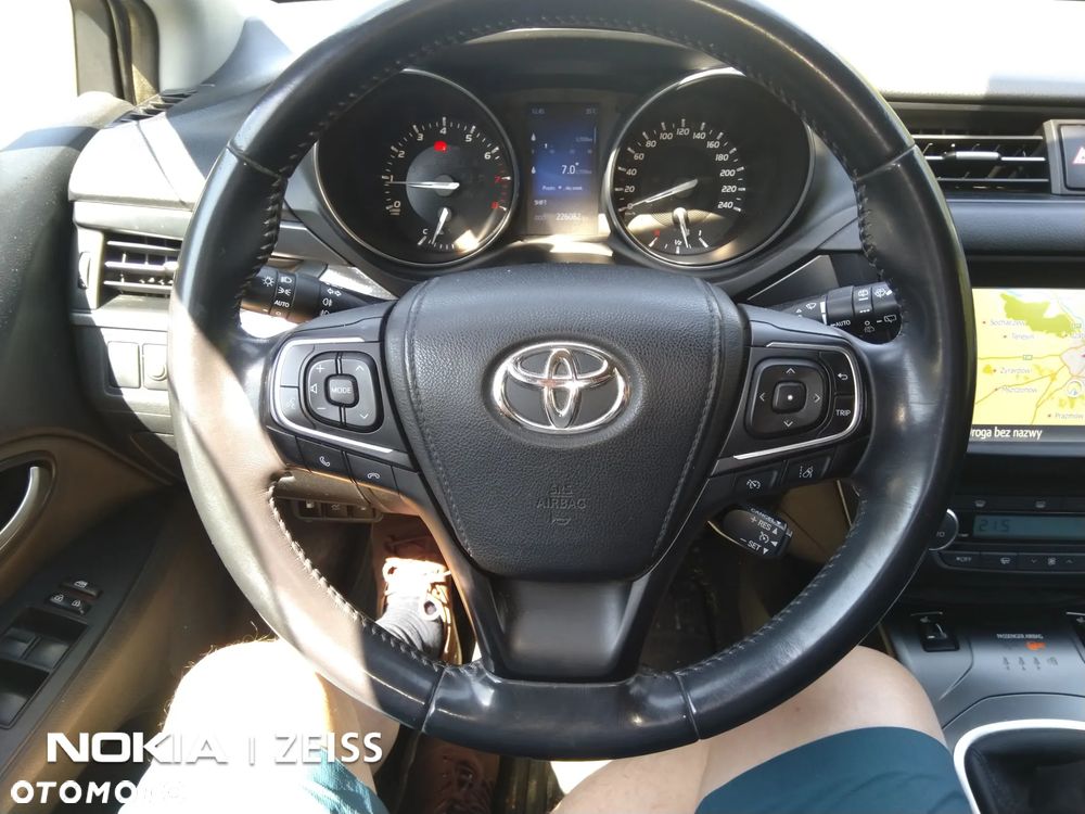 Toyota Avensis 1.8 Premium - 6