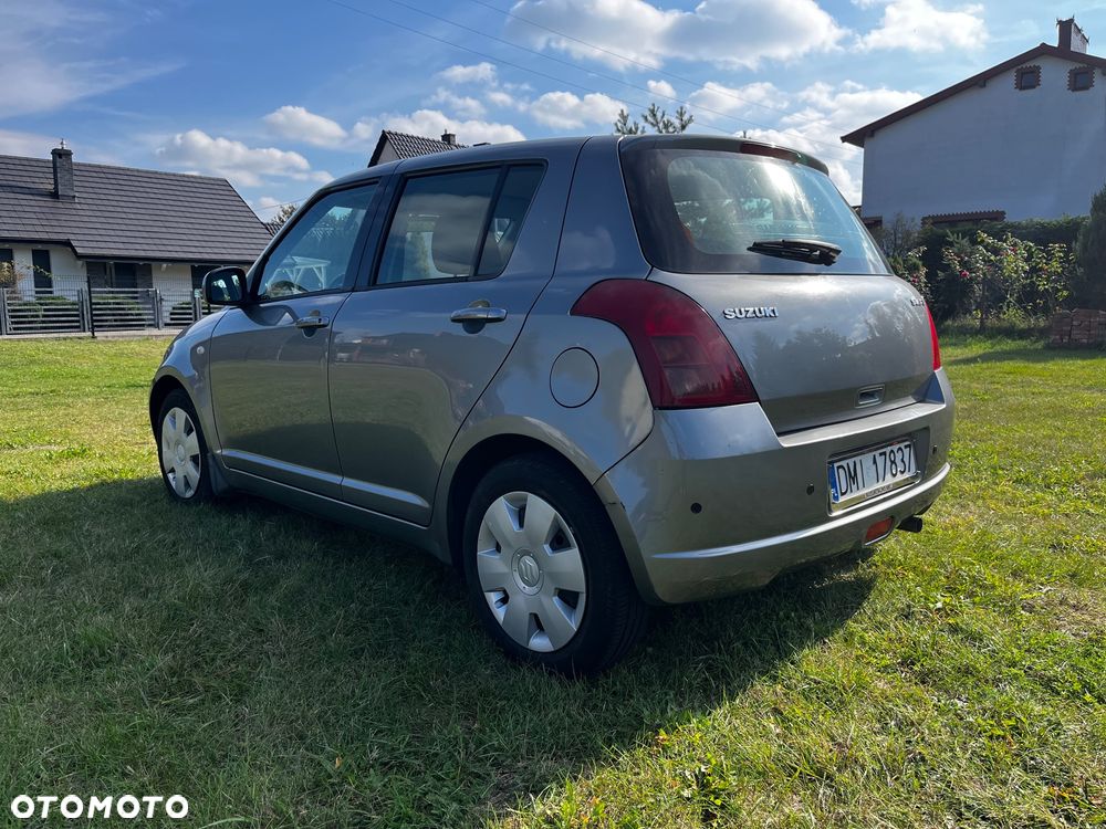 Suzuki Swift - 4