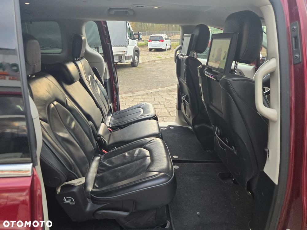 Chrysler Pacifica - 29