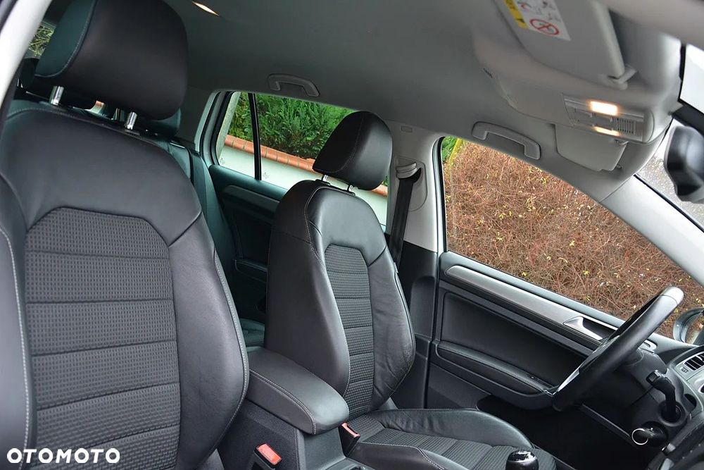 Volkswagen Golf - 30